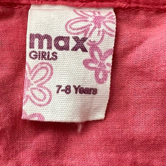 Sweet Button Down Blouse With Elasticized Waist And Stitched Floral Design - Picture 3 of 5